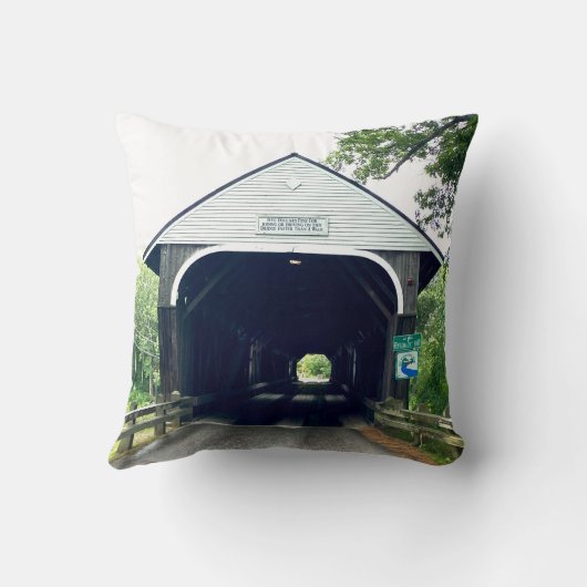 Blair Covered Bridge クッション (裏面)