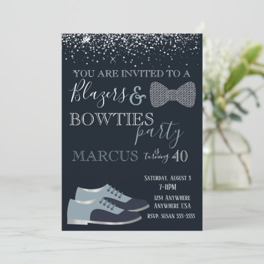 Blazers & bowtiesパーティーメン40、50歳の誕生日 招待状 (スタンド正面)