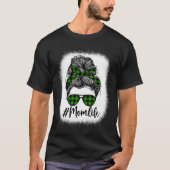 Bleached Messy Bun Mom Life Plaid Green Print Moth Tシャツ (正面)
