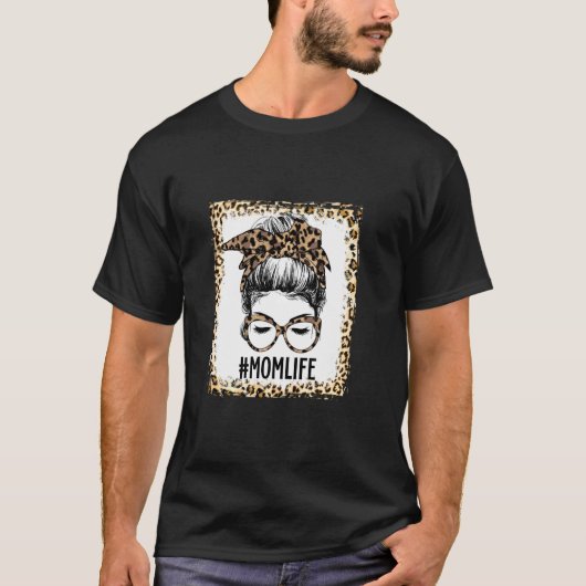 Bleached Mom Life Messy Bun Leopard Christmas Moth Tシャツ (正面)