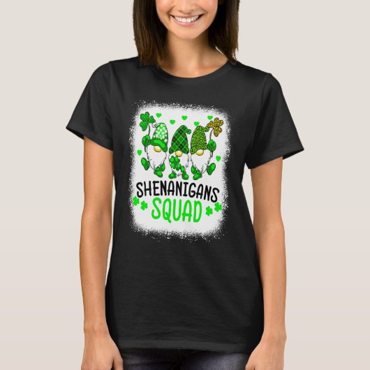 Bleached Shenanigans Squad St Patrick's Day Gnomes Tシャツ (正面)