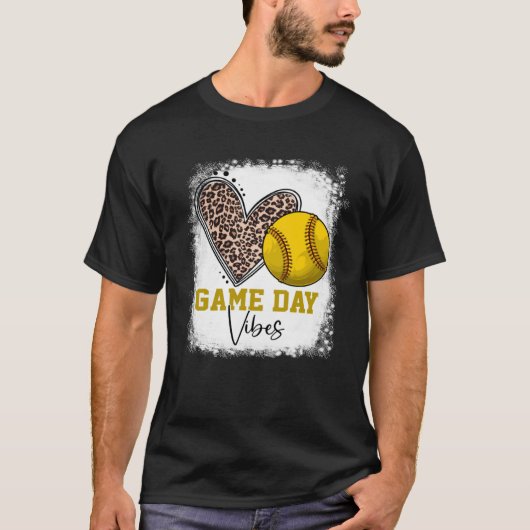 Bleached Softball Game Day Vibes Softball Mom Moth Tシャツ (正面)