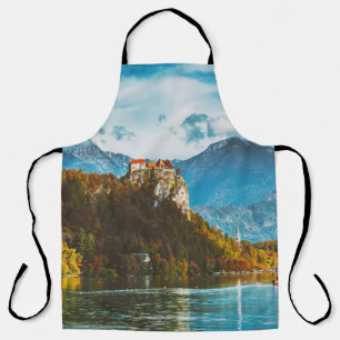 Bled Castle：スロベニアの崖を見下ろす。 エプロン