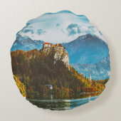 Bled Castle：スロベニアの崖を見下ろす。 ラウンドクッション (裏面)