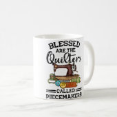 Blessed Are The Quilters Funny Quilting Sewing Sew コーヒーマグカップ (正面右)