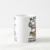 Blessed Are The Quilters Funny Quilting Sewing Sew コーヒーマグカップ (中央)