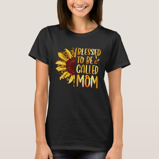 Blessed To Be Called Mom Cute Sunflower Women Moth Tシャツ (正面)