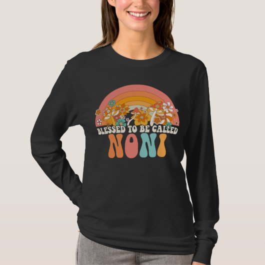 Blessed To Be Called Noni Rainbow Groovy Hippie Mo Tシャツ (正面)