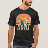Blessed To Be Called Noni Rainbow Groovy Hippie Mo Tシャツ (正面)