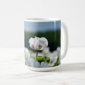 Bloemen veld, Papaver somneferum maanzaad bloem. コーヒーマグカップ (正面右)