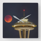 Blood Moon | Seattle Space Needle スクエア壁時計 (正面)