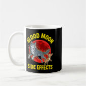 Blood moon side effects funny chihuahua wolf コーヒーマグカップ (左)