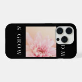 Bloom & Grow ソフトピンク フラワー iPhone 15 iPhoneケース (裏面横)