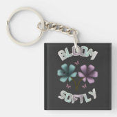 Bloom Softly 春の花のデザイン パステル コテージコア キーホルダー (正面)