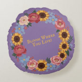 Bloom where you live - Floral Wreath ラウンドクッション (正面)