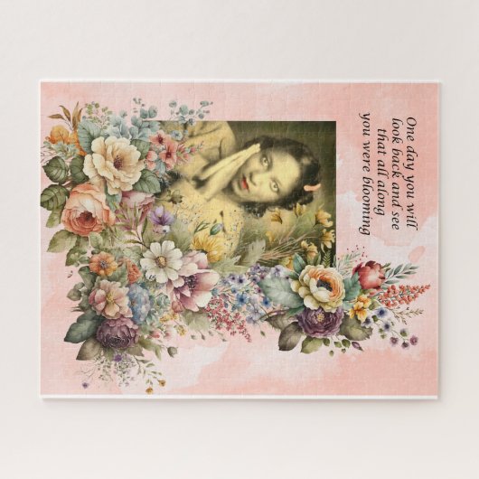 "Blooming all Along"引用文かわいらしの女の子と花 ジグソーパズル (横)