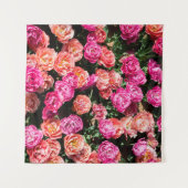 Blooming flowers make a floral background texture タペストリー (正面(横))