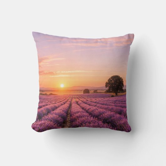 Blooming Lavender Field at Golden Sunset Provence クッション (正面)