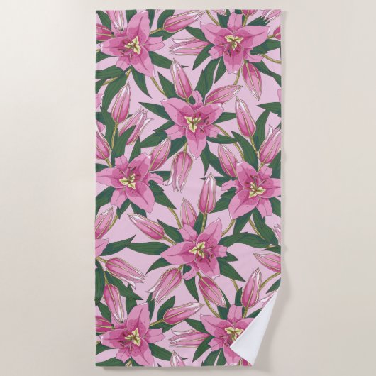 Blooming Lilies in Pastel Pink  ビーチタオル (正面)
