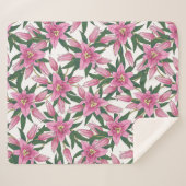 Blooming Lilies in Pastel Pink on White シェルパブランケット (正面(横))
