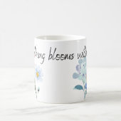 Blooming Love: Oil Painting Floral Mug - Everythin コーヒーマグカップ (中央)