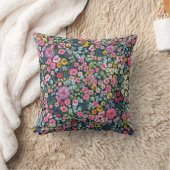 Blooming midsummer meadow seamless pattern. Plant クッション (ブランケット)