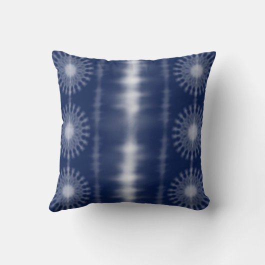 Blue African Tie Dye Inspired Throw Pillow クッション (裏面)