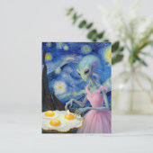 Blue Alien Pink Dress Eat Fried Eggs Faux Van Gogh ポストカード (スタンド正面)