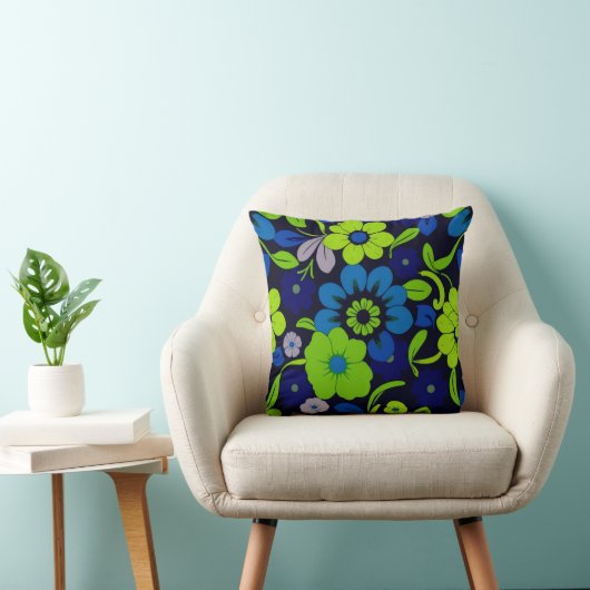 Blue and Green Flower Throw pillow クッション (椅子)