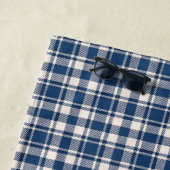 Blue and Green Gingham Plaid Tartan Monogram ビーチタオル (インサイチュ)