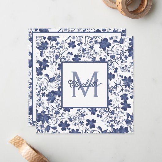 Blue and Grey Floral Monogram ノートカード (正面/裏面インサイチュ)