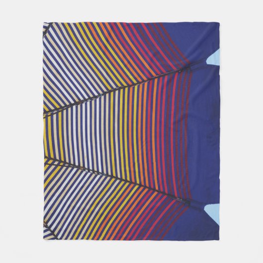 Blue and multicolored umbrella フリースブランケット (正面)