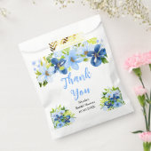 Blue and Navy Flowers Bridal Shower Thank You フェイバーバッグ (封をした状態)