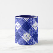 Blue and White Bold Checkered Plaid Design  マグカップ (中央)