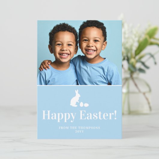 Blue And White Bunny With Custom Photo Easter カード (スタンド正面)