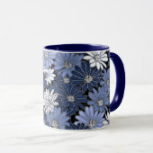 Blue and white daisy pattern マグカップ (正面右)