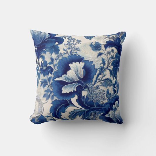 Blue and white floral throw pillow クッション (正面)