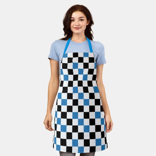 Blue Black White Checkered Pattern Design  エプロン (着用した状態)