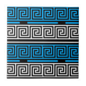 Blue Black White Greek Key Fret Pattern Design  タイル (正面)