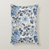 Blue Bloom Reverie – Floral Duvet Cove アクセントクッション (正面(垂直))