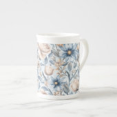 Blue & Blush Botanical Watercolor ボーンチャイナマグカップ (正面右)
