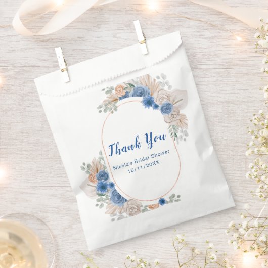 Blue Boho Pampas Grass Bridal Shower フェイバーバッグ (クリップ留めされた状態)