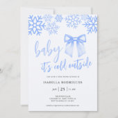 Blue Bow Baby Its Cold Outside Baby Shower 招待状 (正面)
