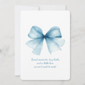 Blue Bow Baby Shower Invitation Coquette 招待状 (裏面)