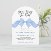 Blue Bow Shes Tying the Knot Photo Bridal Shower 招待状 (スタンド正面)