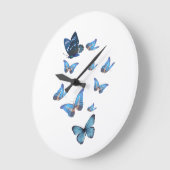 Blue Butterfly Garden Wall Clock – Elegant Nature ラージ壁時計 (傾斜)