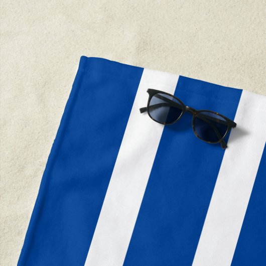 Blue Cabana Stripe Personalized Summer Vacation ビーチタオル (インサイチュ)