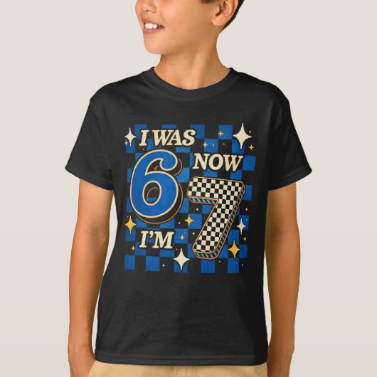 Blue Checkered I was 6 Now I'm 7 Funny 67 Tシャツ (正面)