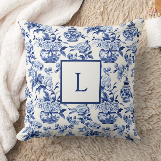 Blue Chinoiserie Monogram Throw Pillow クッション (ブランケット)