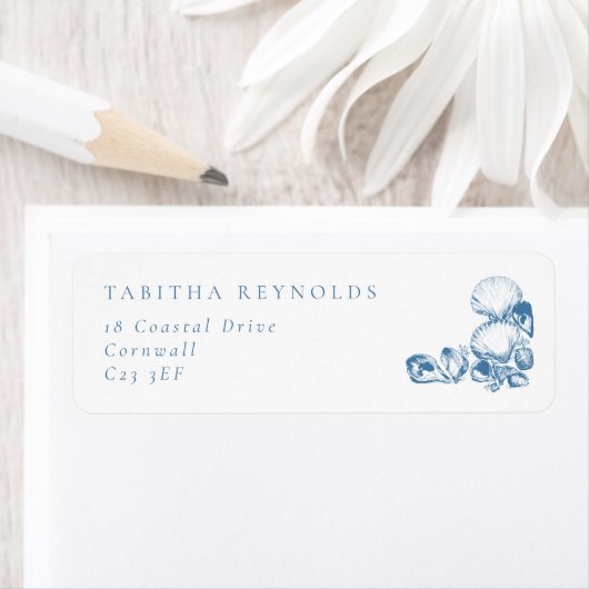 Blue Coastal Shells Wedding Return Address ラベル (インサイチュ)